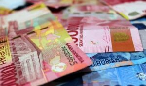 98823-ilustrasi-uang-pecahan-50-dan-100-ribu-rupiah-link-dana-kaget-hari-ini Ilustrasi