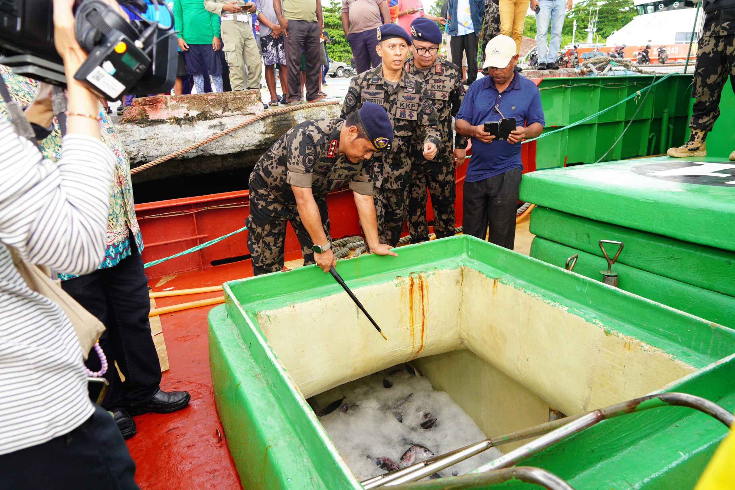 Kapal Ilegal diamankan pihak KKP. Foto Humas Ditjen PSDKP