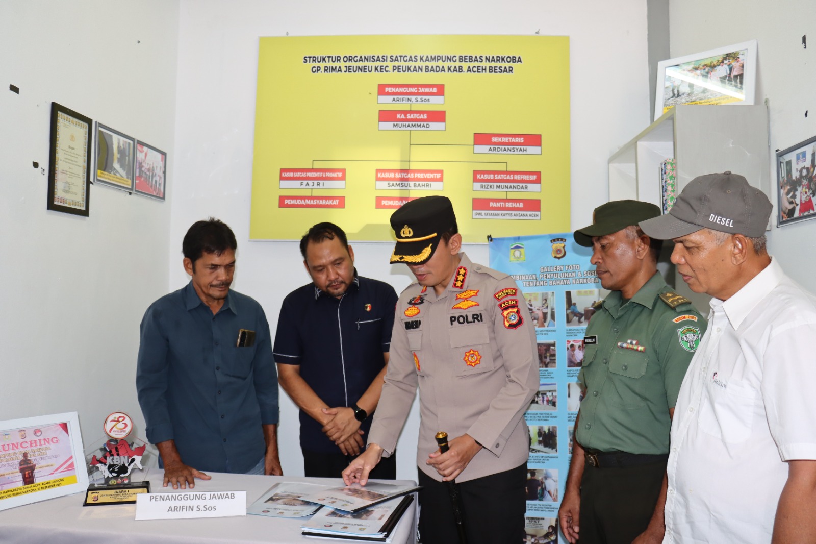 Kapolresta Banda Aceh KBP Joko Heri Purwono mengecek persiapan di Gampong Rima Jeneu