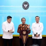Menteri ESDM Bahlil Lahadalia dalam Konferensi Pers di Istana Negara Jakarta, Selasa (10/6).