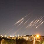 Rudal balistik Iran menyerang kota Israel