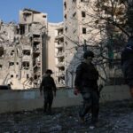 Serangan rudal Iran menghantam kota Beersheba di Israel selatan (Foto: REUTERS/Amir Cohen)